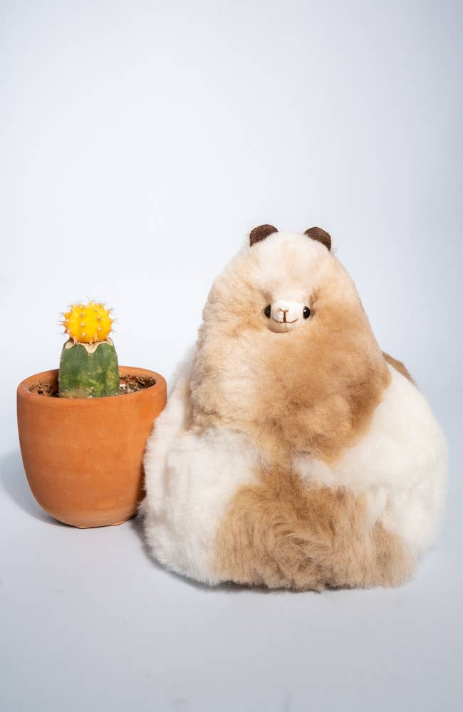 WUAMAN - Alpaca Stuffie | Seated Alpaca 8" |