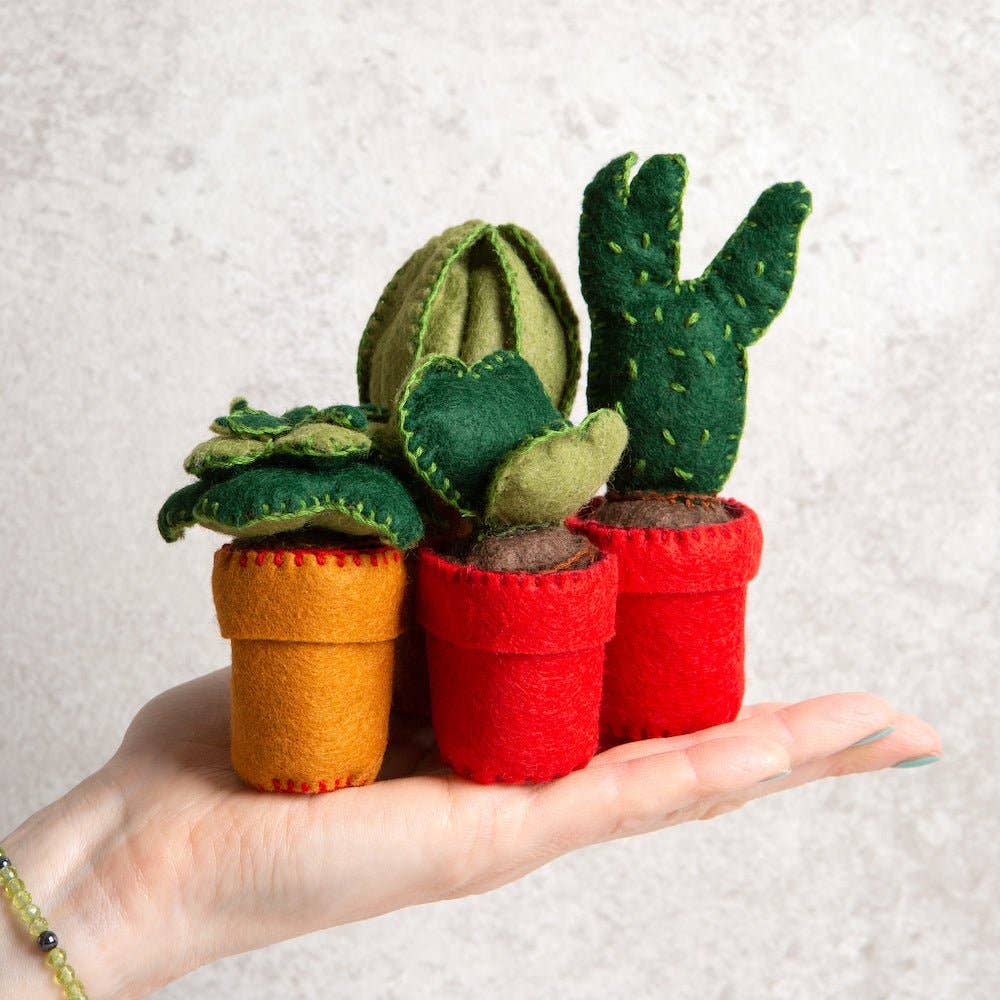 Wool Couture Company - Felt Craft Kit - Easy Care Cactus